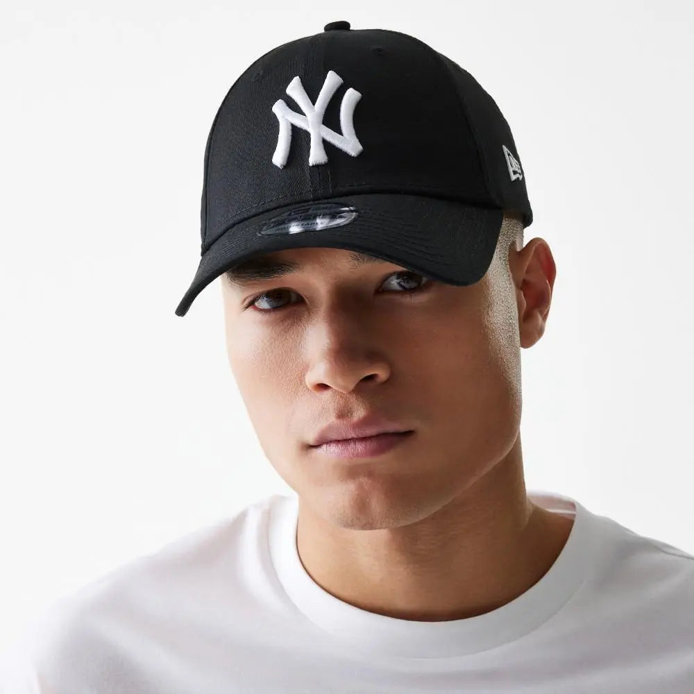 10531 940 LEAGUE BASIC NERO NEWERA