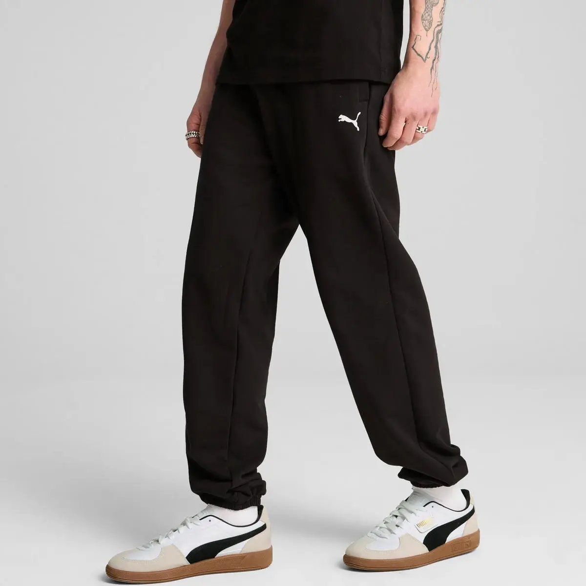 631535 WARDROBE ESS RELAXED SWEATPANTS NERO PUMA