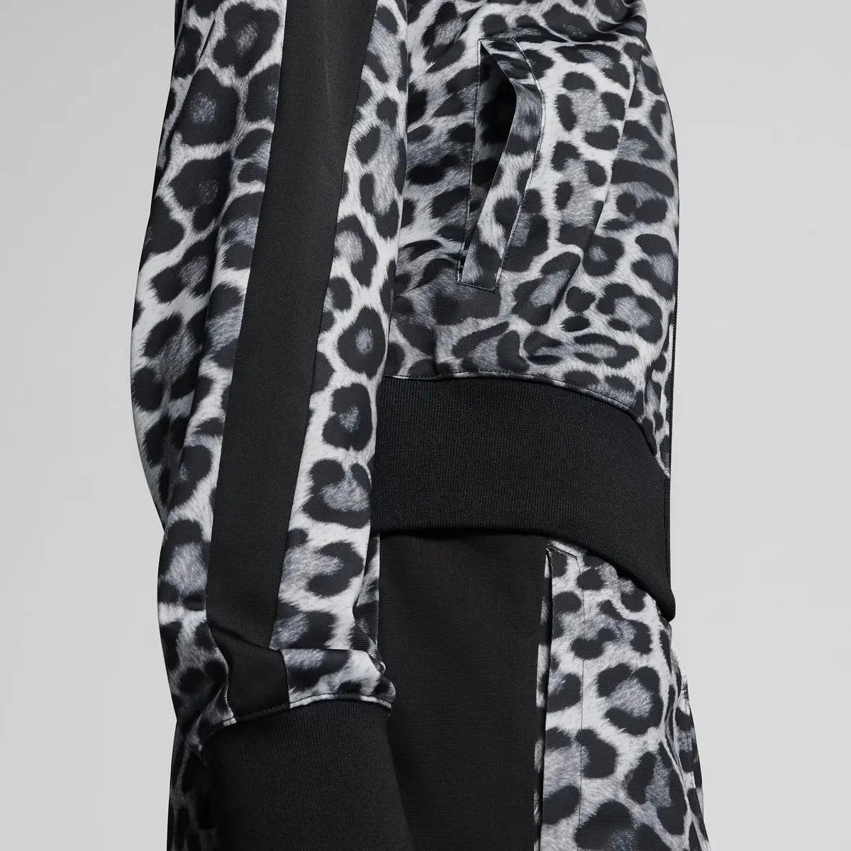 632342 T7 LEO LUXE AOP TRACK JACKET NERO LEOPARD PUMA