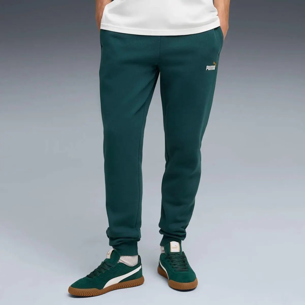 684713 ESS 2 COLOR LOGO SWEATPANTS VERDE PUMA