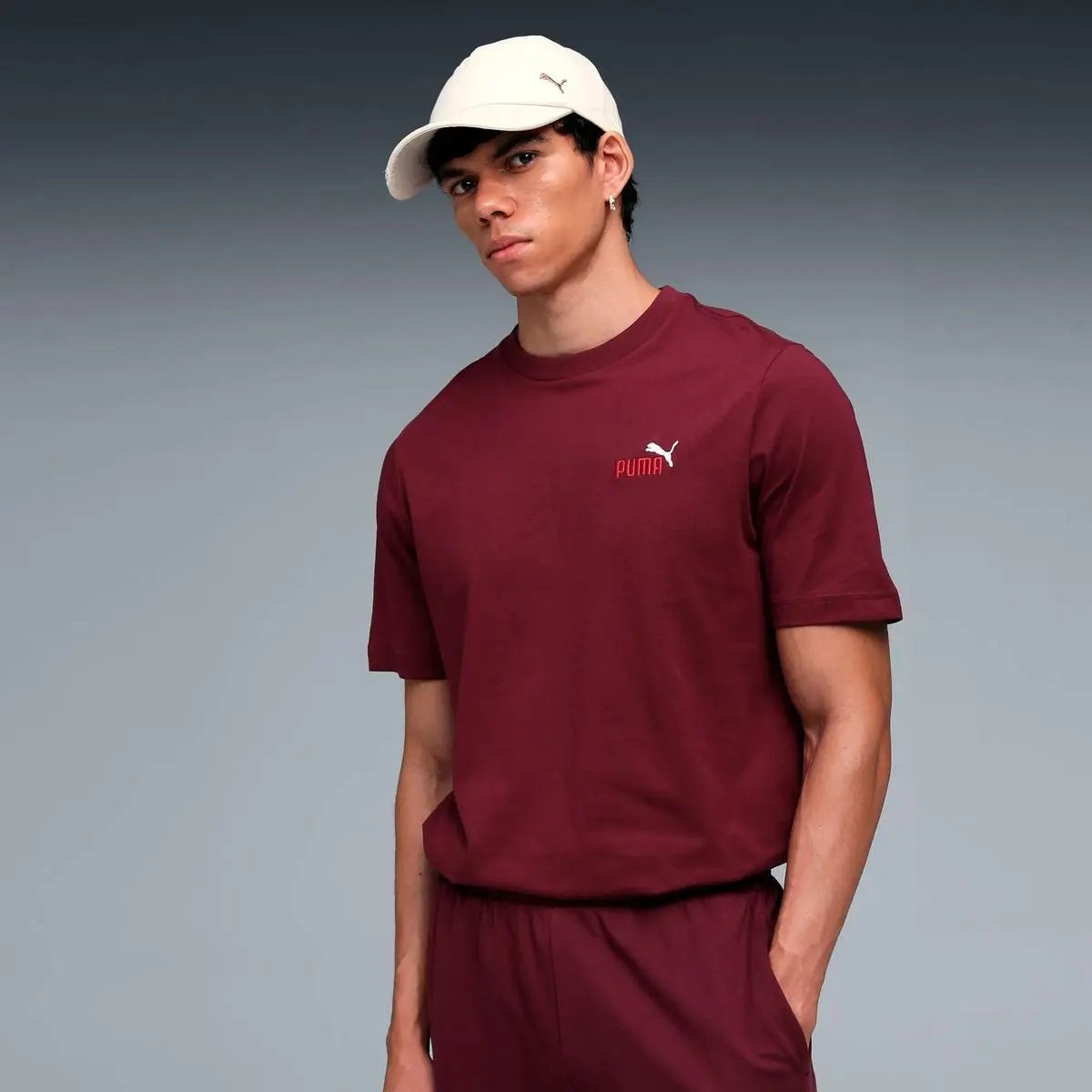 684717 ESS 2 COLOR SMALL LOGO TEE BORDEAUX PUMA