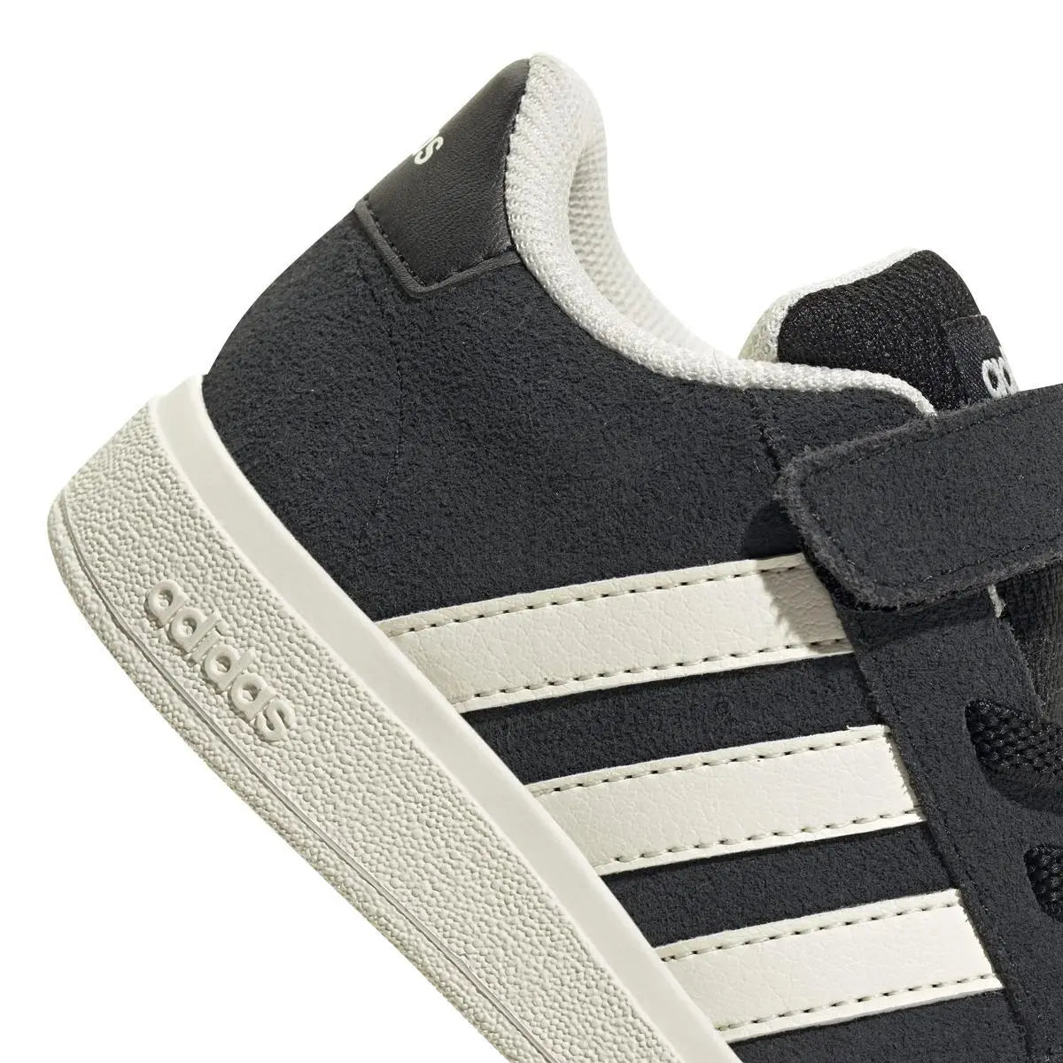 JR0779 GRAND COURT 00s EL NERO/BIANCO ADIDAS