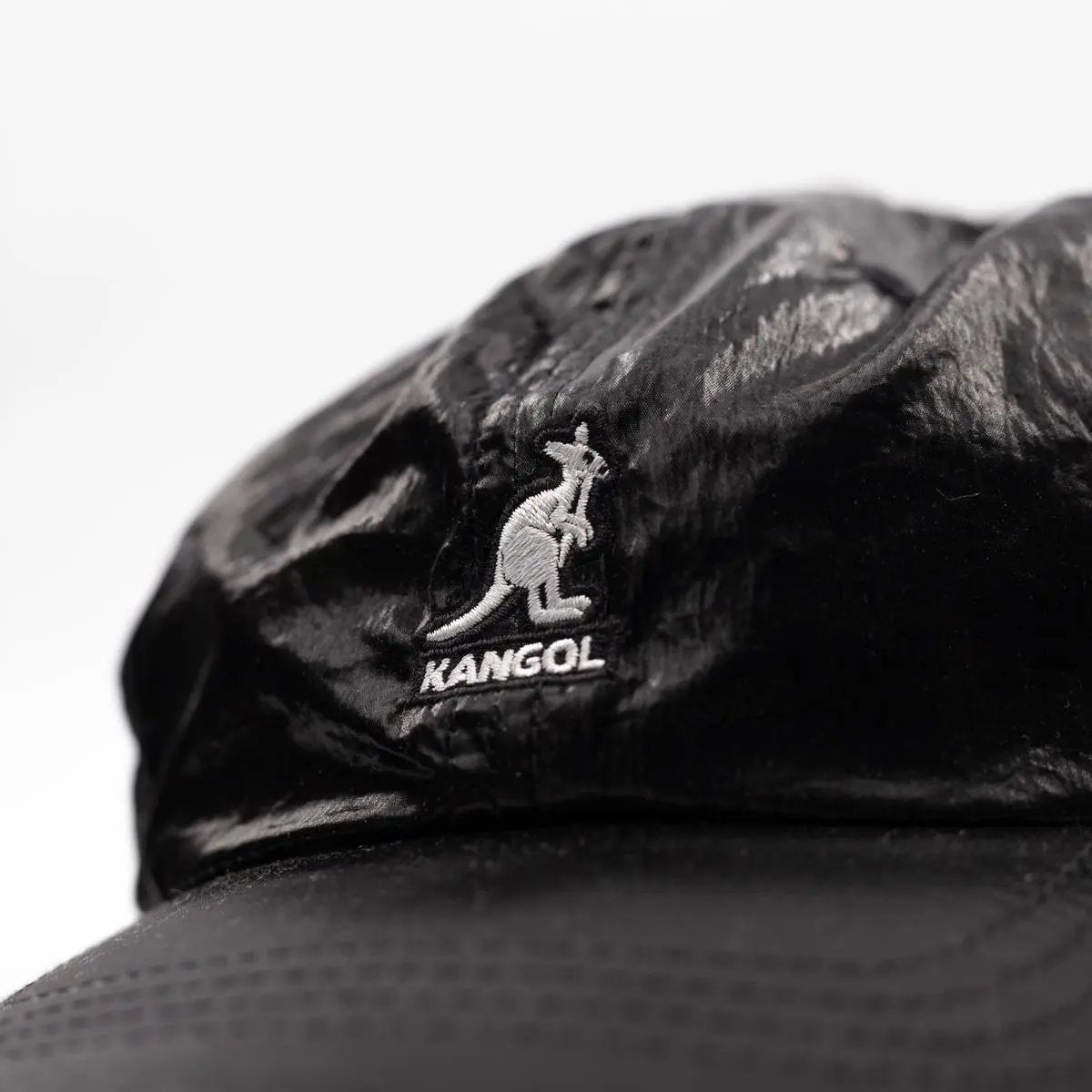 K4367 IRIDESCENT BASEBALL NERO KANGOL