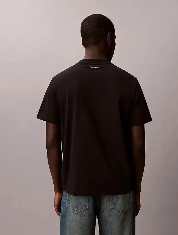 LV04RF294G SS EASY COLLEGIATE BADGE TEE NERO CALVIN KLEIN