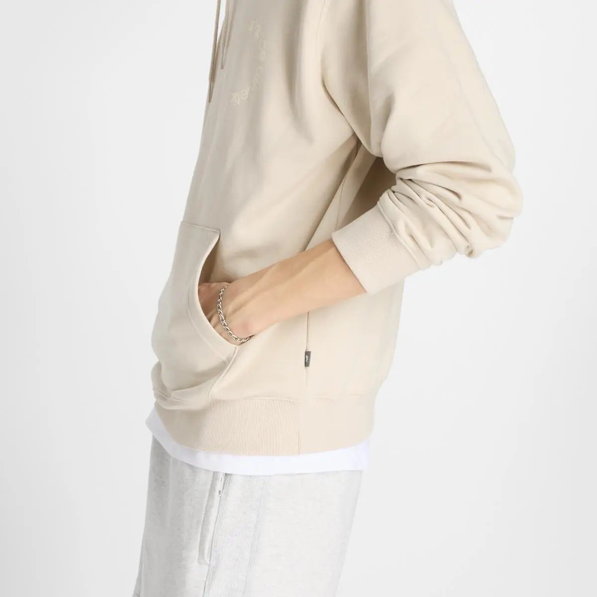 MT51916 FELPA CON CAPPUCCIO E LOGO CIRCOLARE BEIGE NEW BALANCE