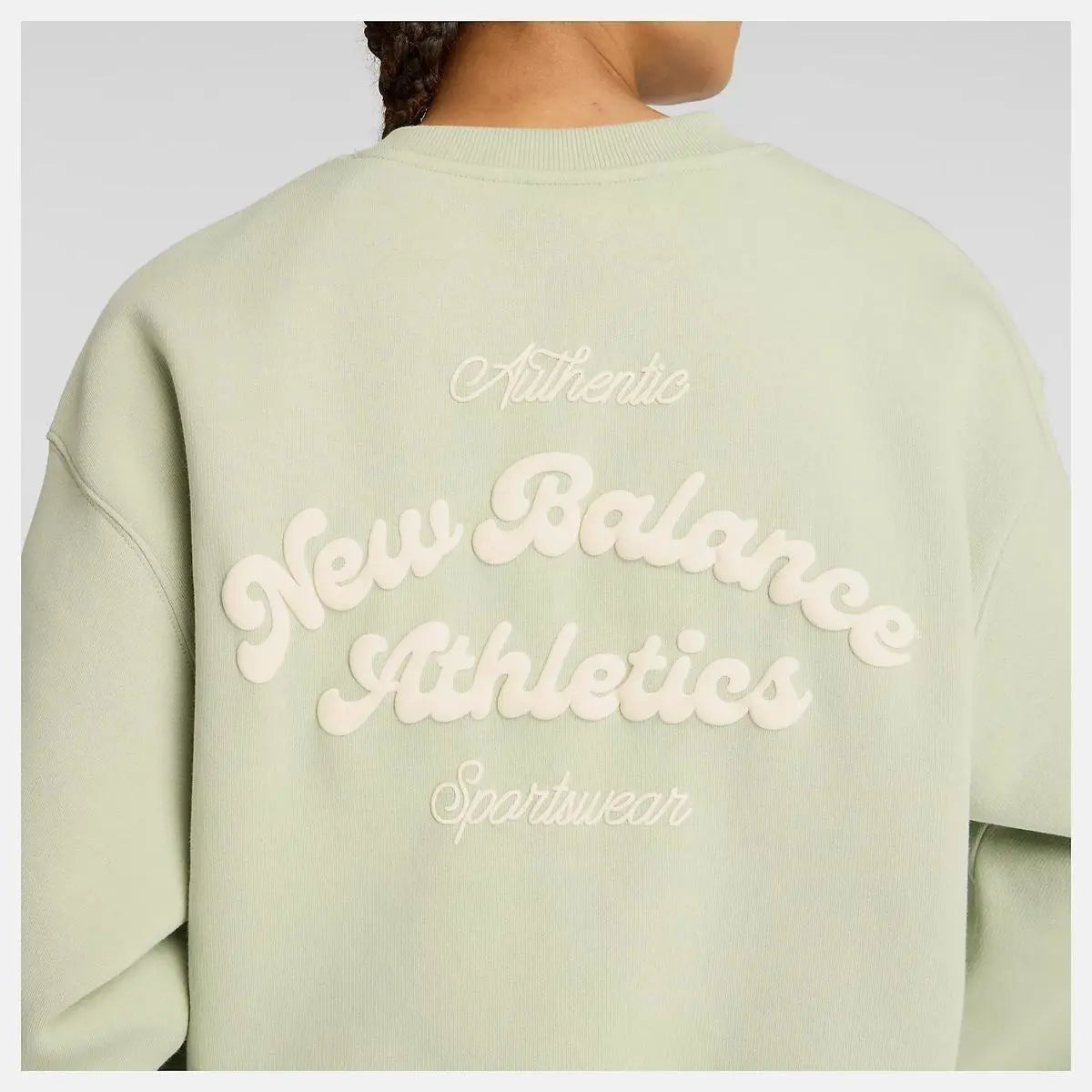 WT53516 LINEAR HERITAGE FLEECE CREW VERDE CHIARO NEW BALANCE