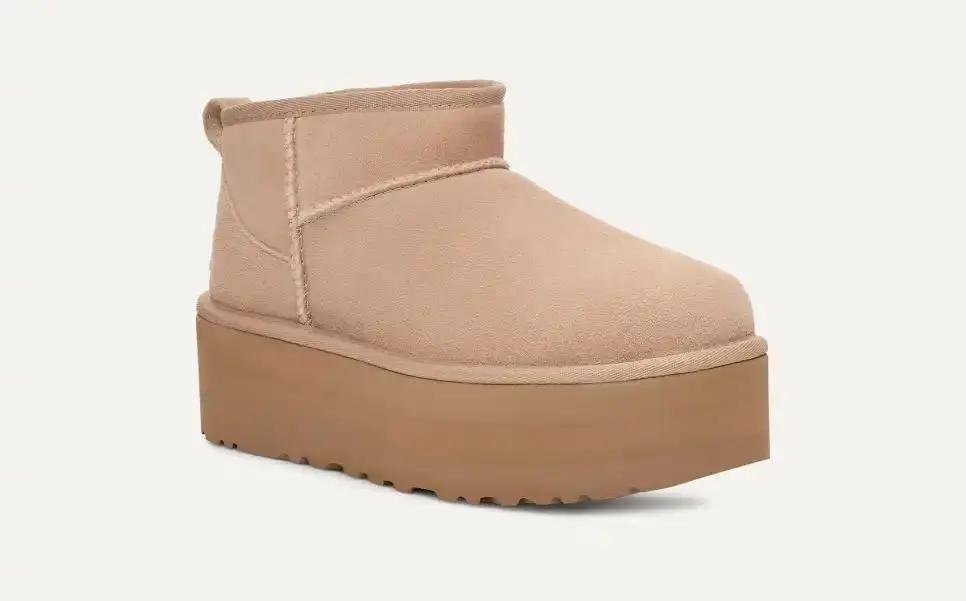 1135092 W CLASSIC ULTRA MINI PLATFORM SAND UGG