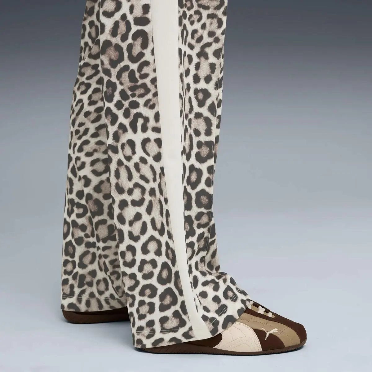 632343 T7 AOP STRAIGHT PANTS BEGE LEOPARD PUMA