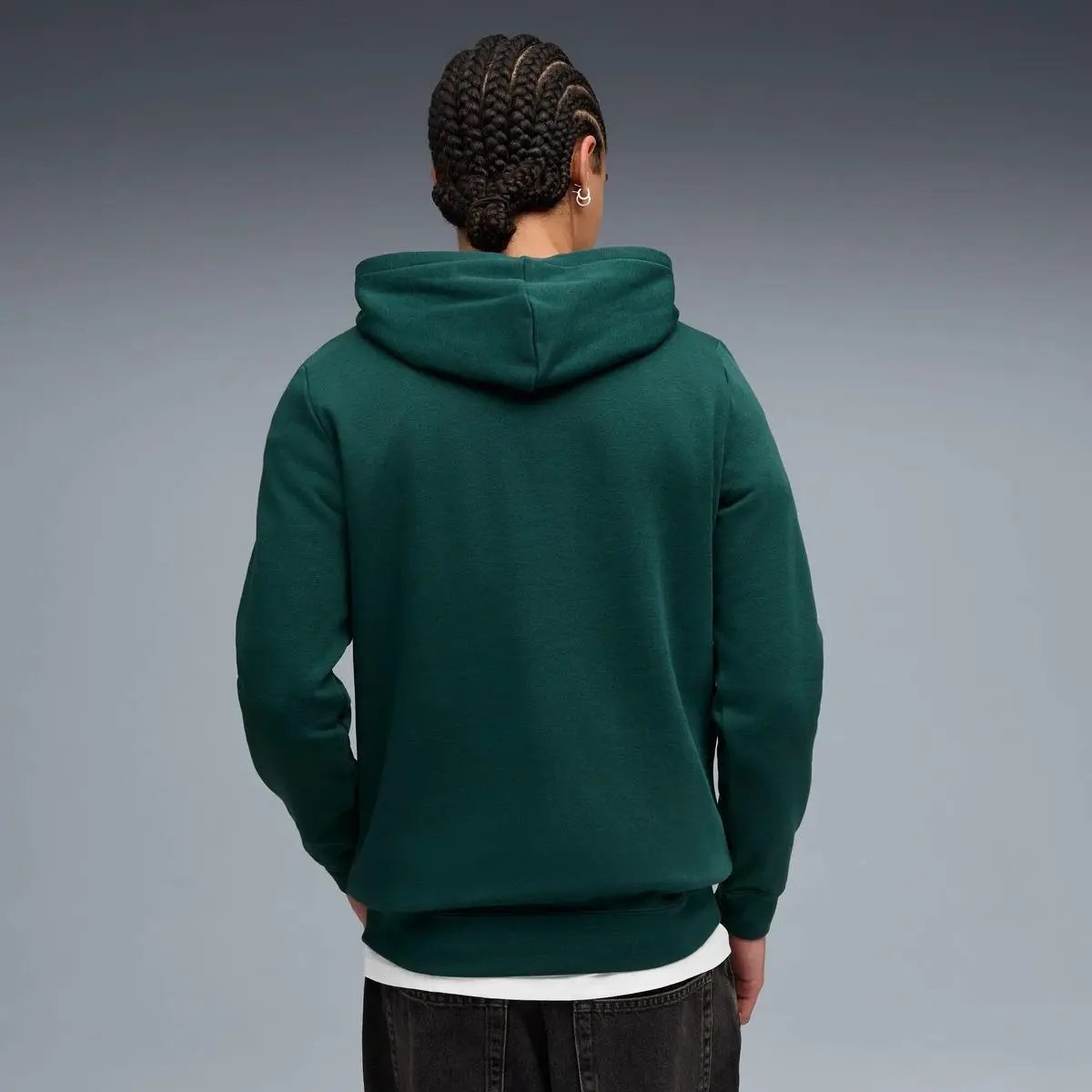 684718 ESS 2 COLOR LOGO HOODIE VERDE PUMA