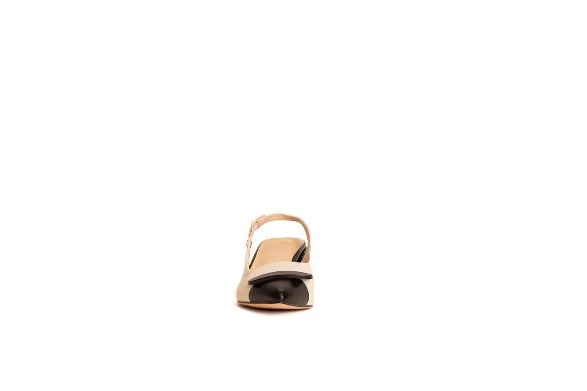 GD269 SLINGBACK CON PUNTA A CONTRASTO NERO GOLD&GOLD