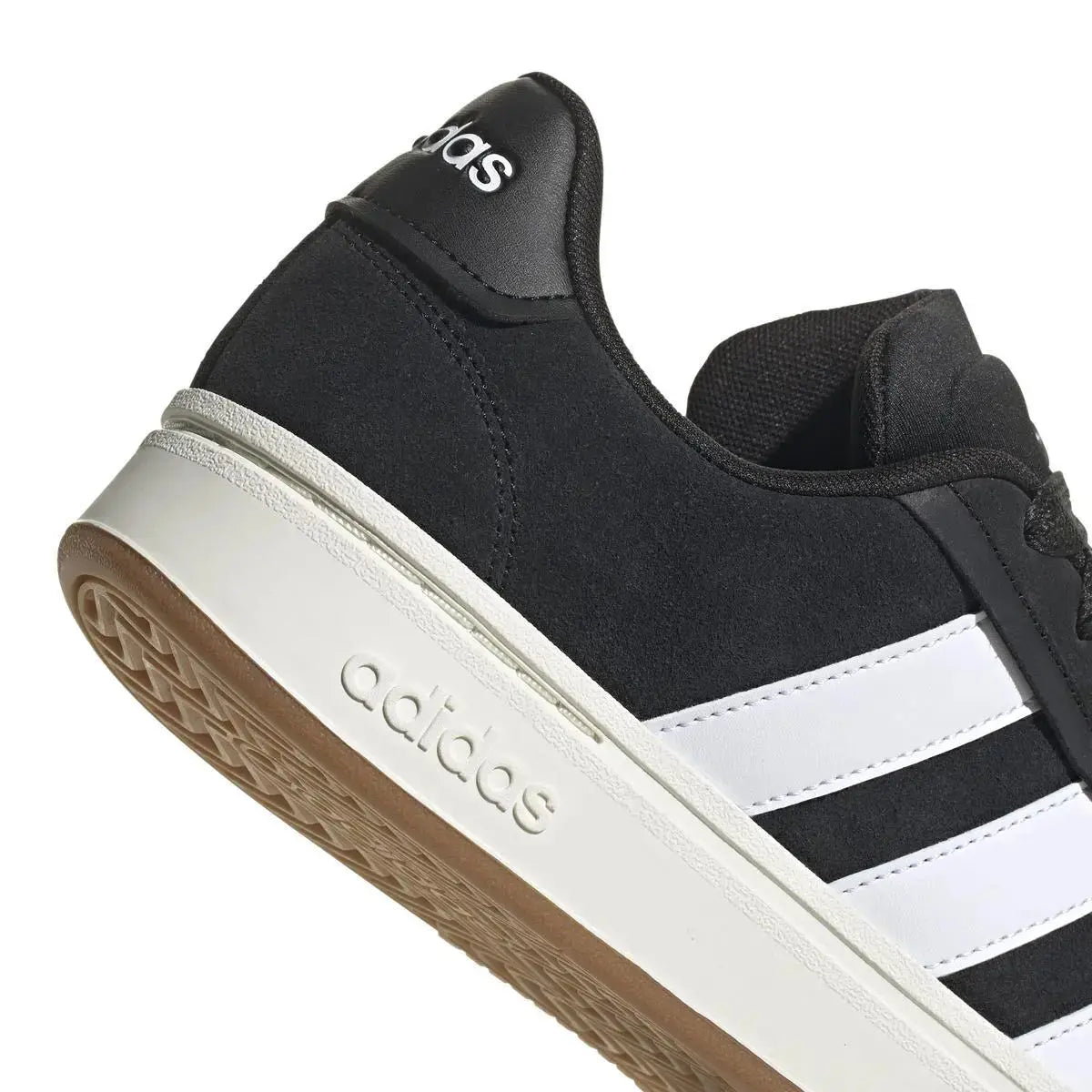 JR0543 GRAND COURT ALPHA 0 NERO/BIANCO ADIDAS