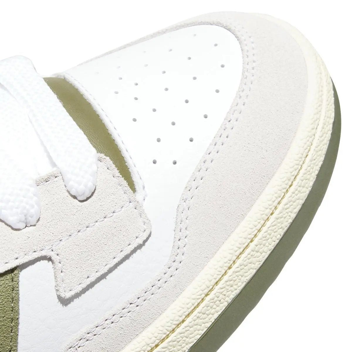 JR1011 RAPID COURT LOW BEIGE VERDE ADIDAS