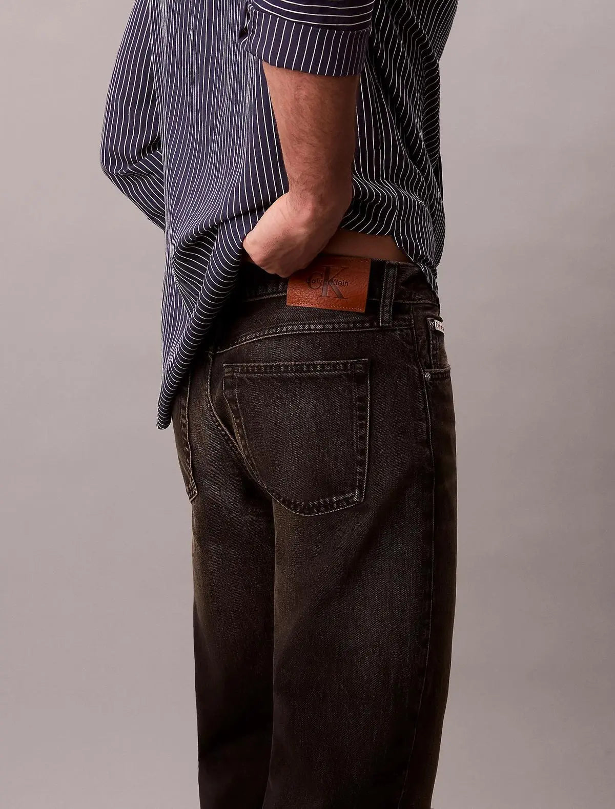 LV04RD724G 90S STRAIGHT JEANS ESPRESSO CALVIN KLEIN