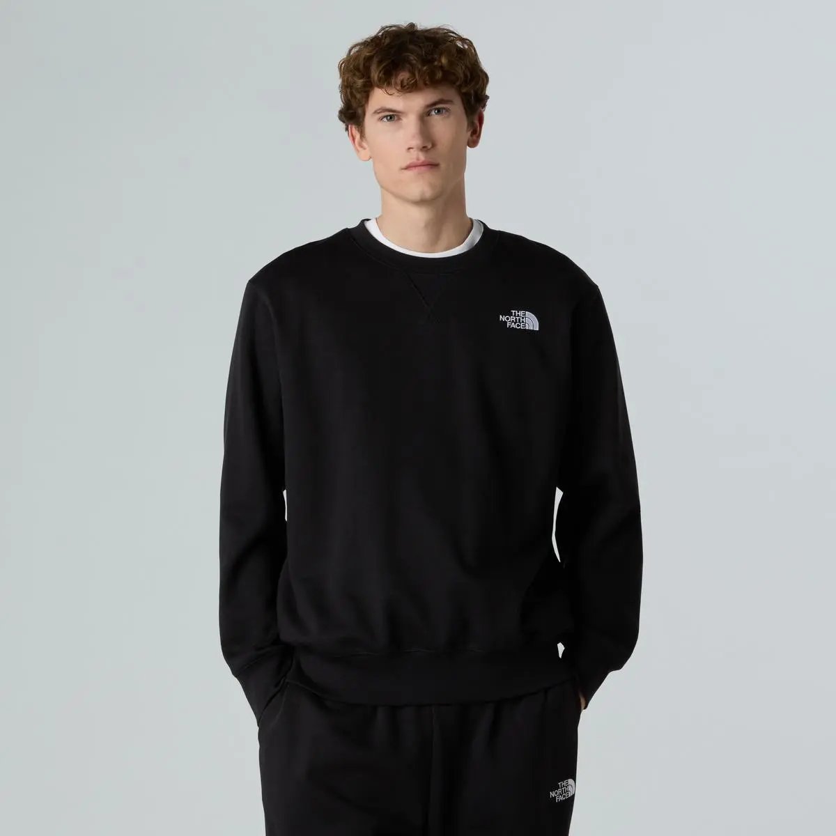NF0A89ET M ESSENTIAL RELAXED CREW NERO THE NORTH FACE