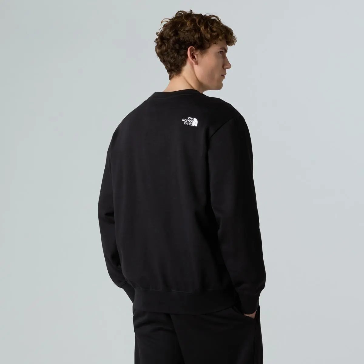 NF0A89ET M ESSENTIAL RELAXED CREW NERO THE NORTH FACE